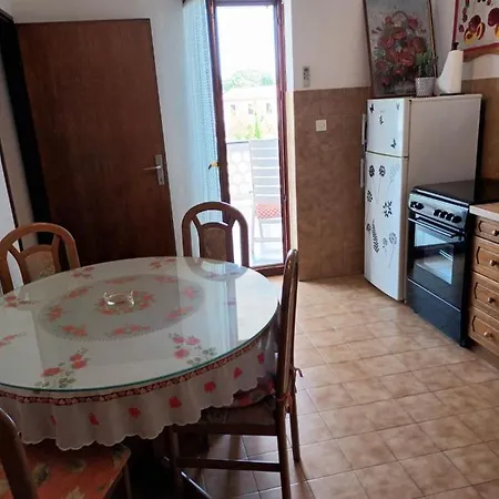 Mirna Vantacici Apartment Malinska