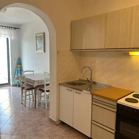 Apartment Mirna Vantacici