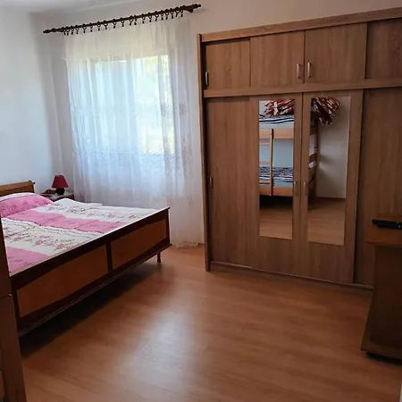 Apartment Mirna Vantacici *