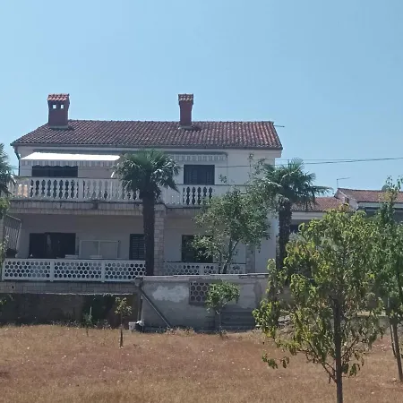 Apartment Mirna Vantacici Malinska
