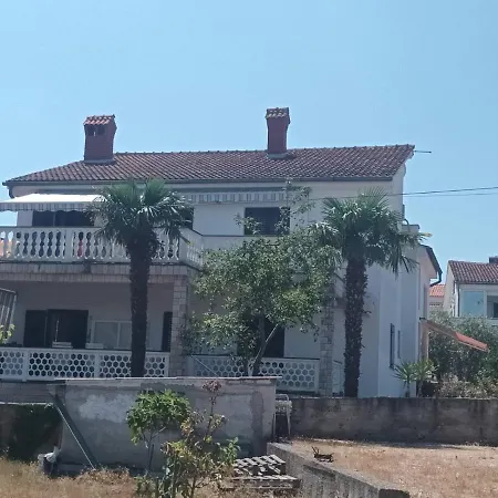Mirna Vantacici *